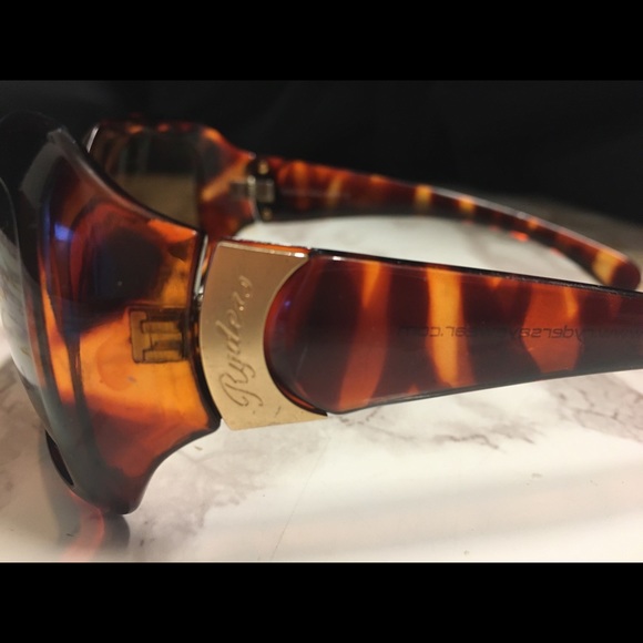 Sunglasses - Picture 2 of 6